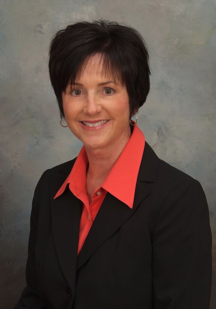 Julie Melvin, Real Estate Salesperson in Midlothian, Napier Realtors ERA