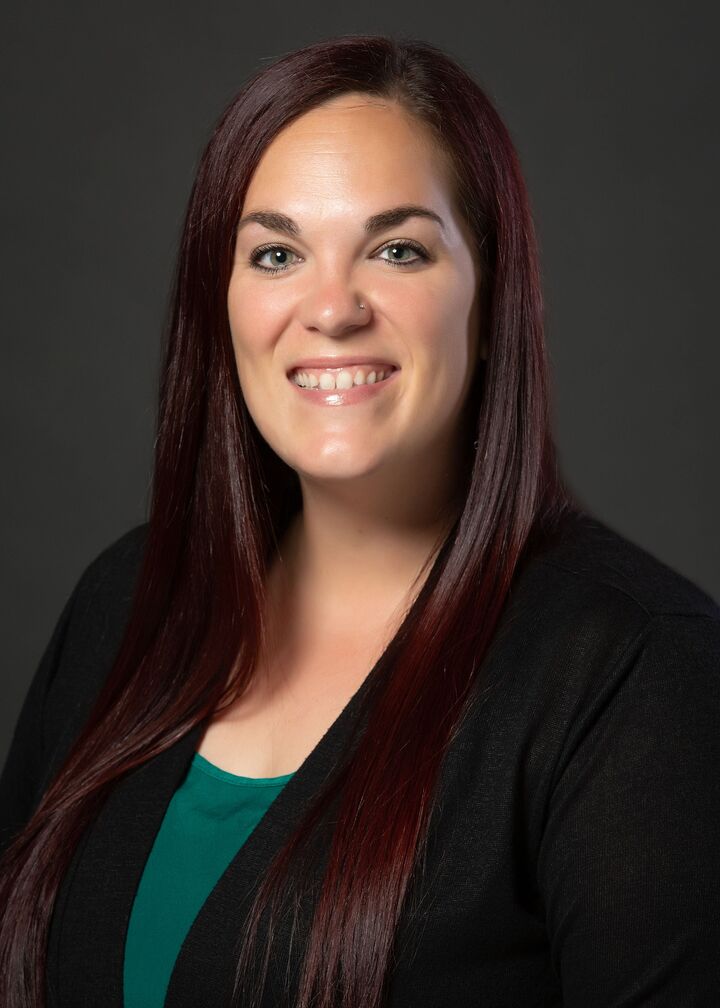 Jeanine Hanlan, Sales Associate in Fargo, Advantage One