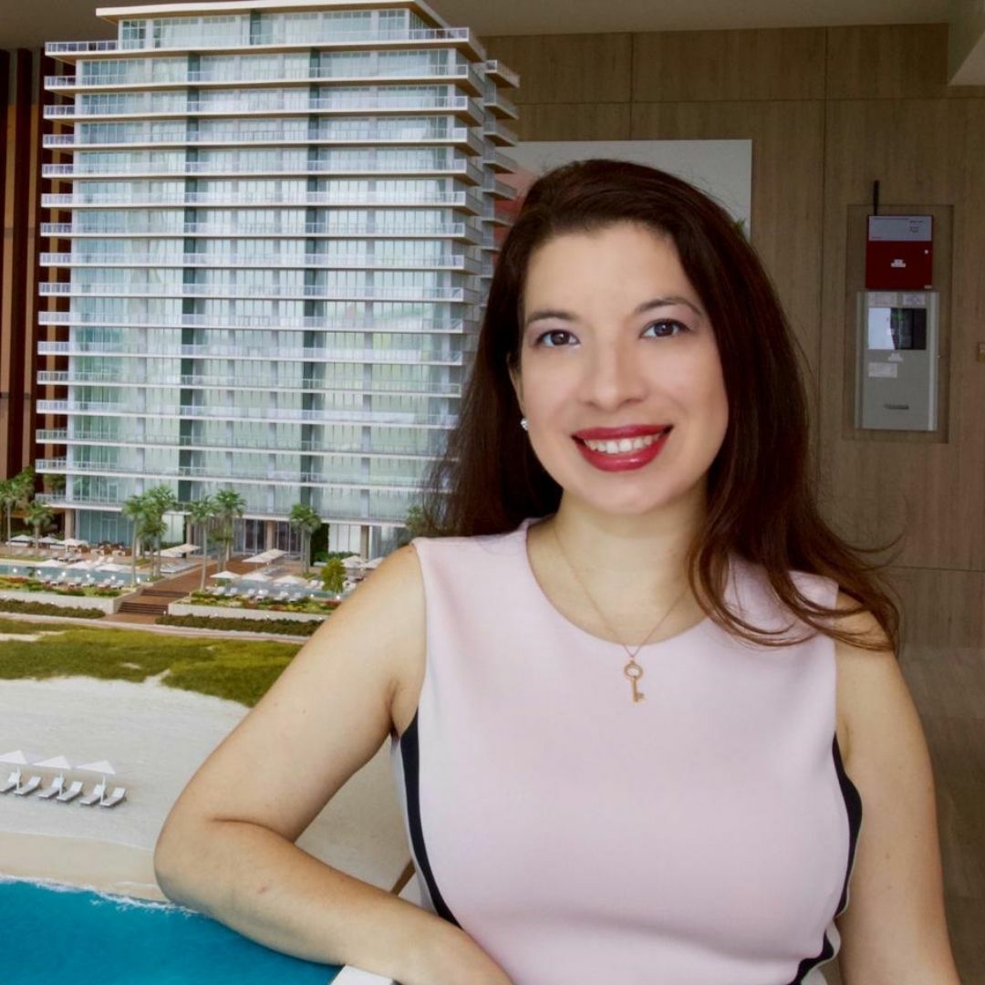 Andrea Hernandez,  in Key Biscayne, Cervera Real Estate