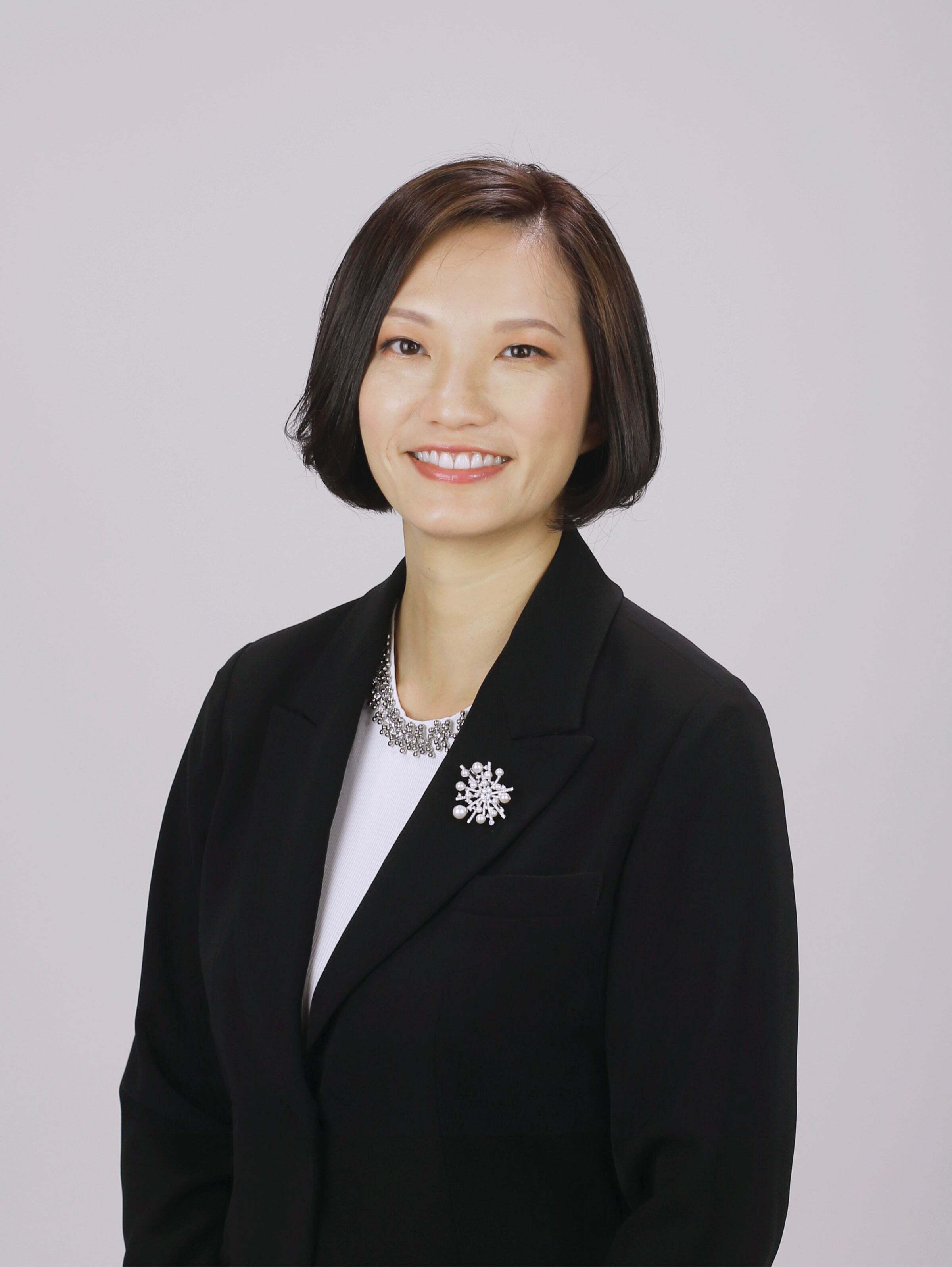 Sarah Lin,  in Irvine, Platinum Properties
