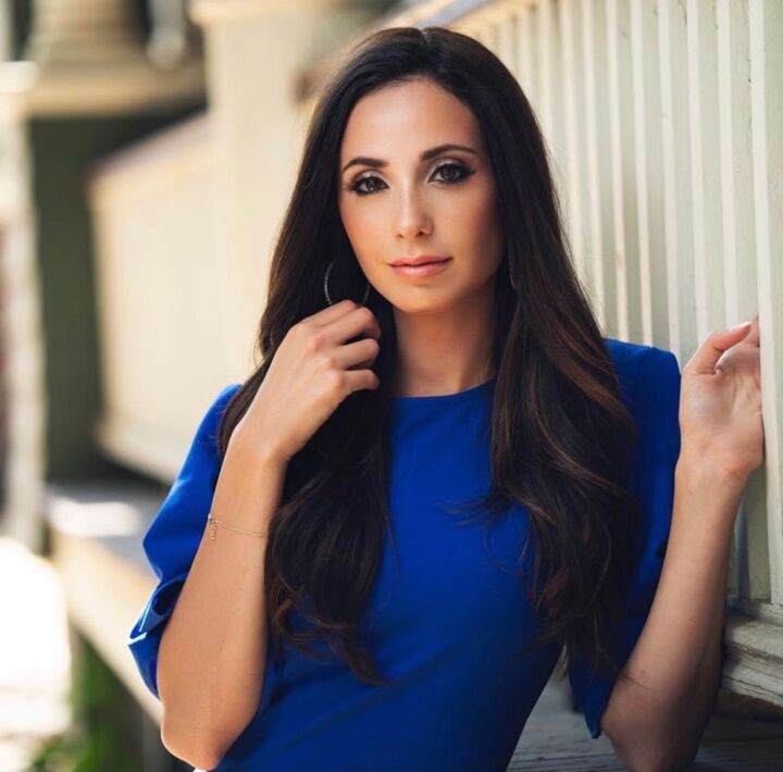 Miri Stern,  in Woodbury, Realty Connect