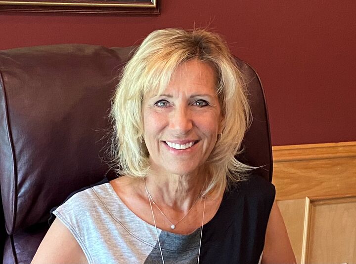 Susan Holdsworth, Real Estate Salesperson in Richmond, Professionals