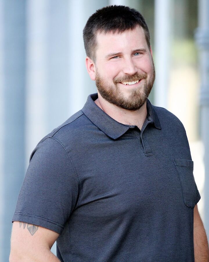 Austin Steenhoek, Real Estate Salesperson in Pella, Signature Real Estate