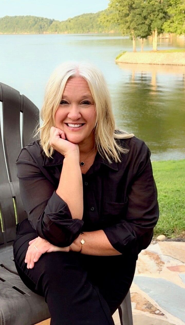 Gena Mueller,  in Kingston, Jim Henry & Associates