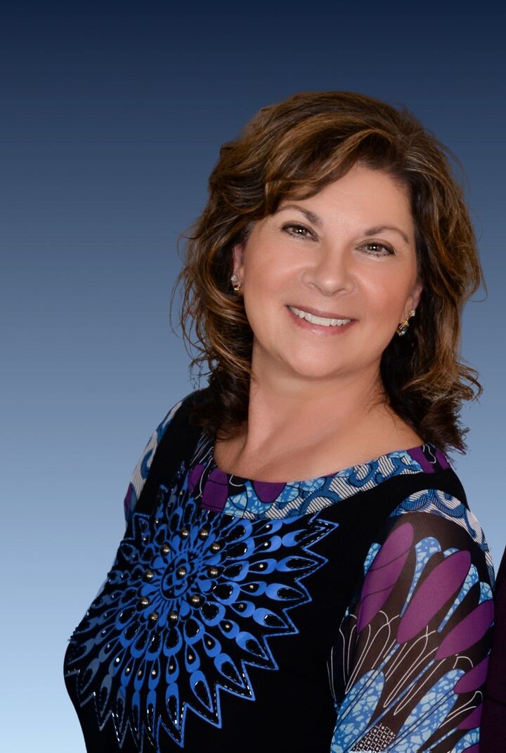 Sherri Propis, Real Estate Broker/Real Estate Salesperson in Port Saint Lucie, Paradise