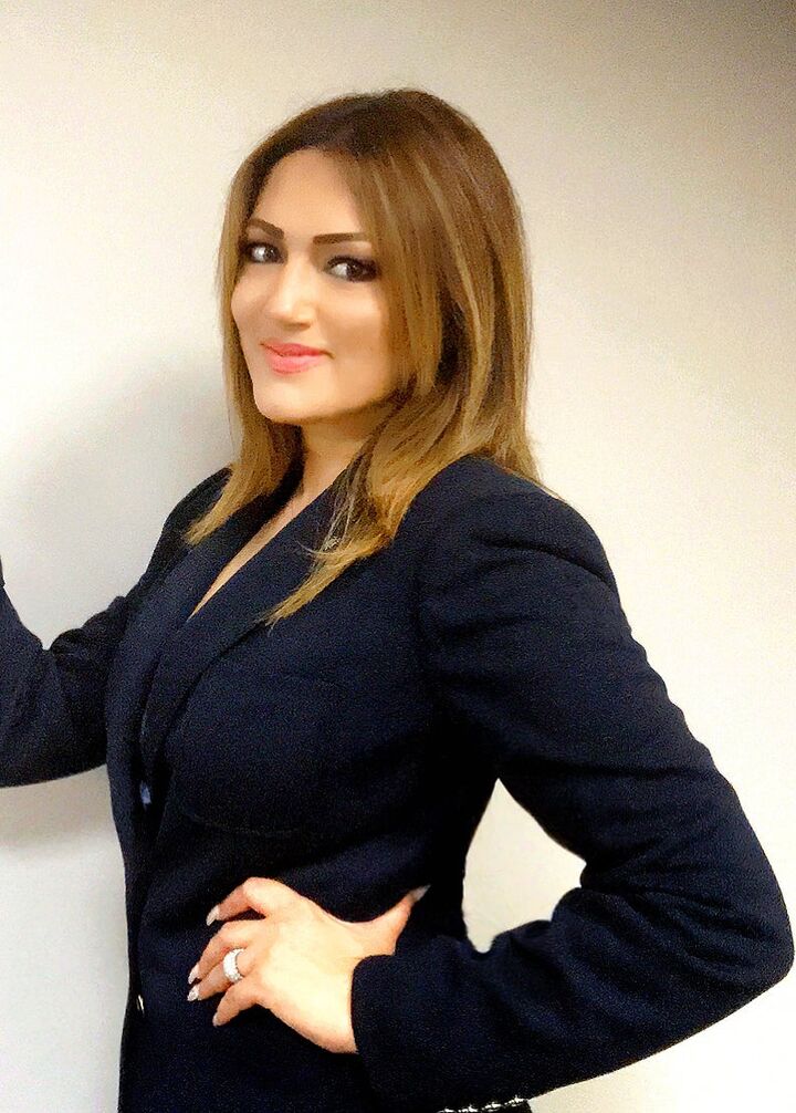 Farrah Vaswani,  in Woodbury, Realty Connect