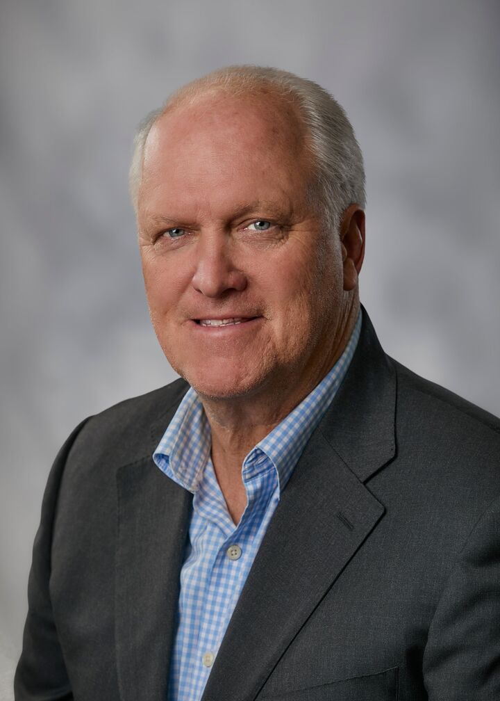 Chris Kelley Suttons Bay Schmidt, Realtors Coldwell Banker