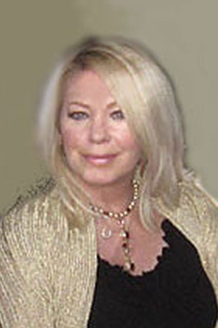 Anne McDonald, Real Estate Salesperson in Glendale, Hallmark Realty