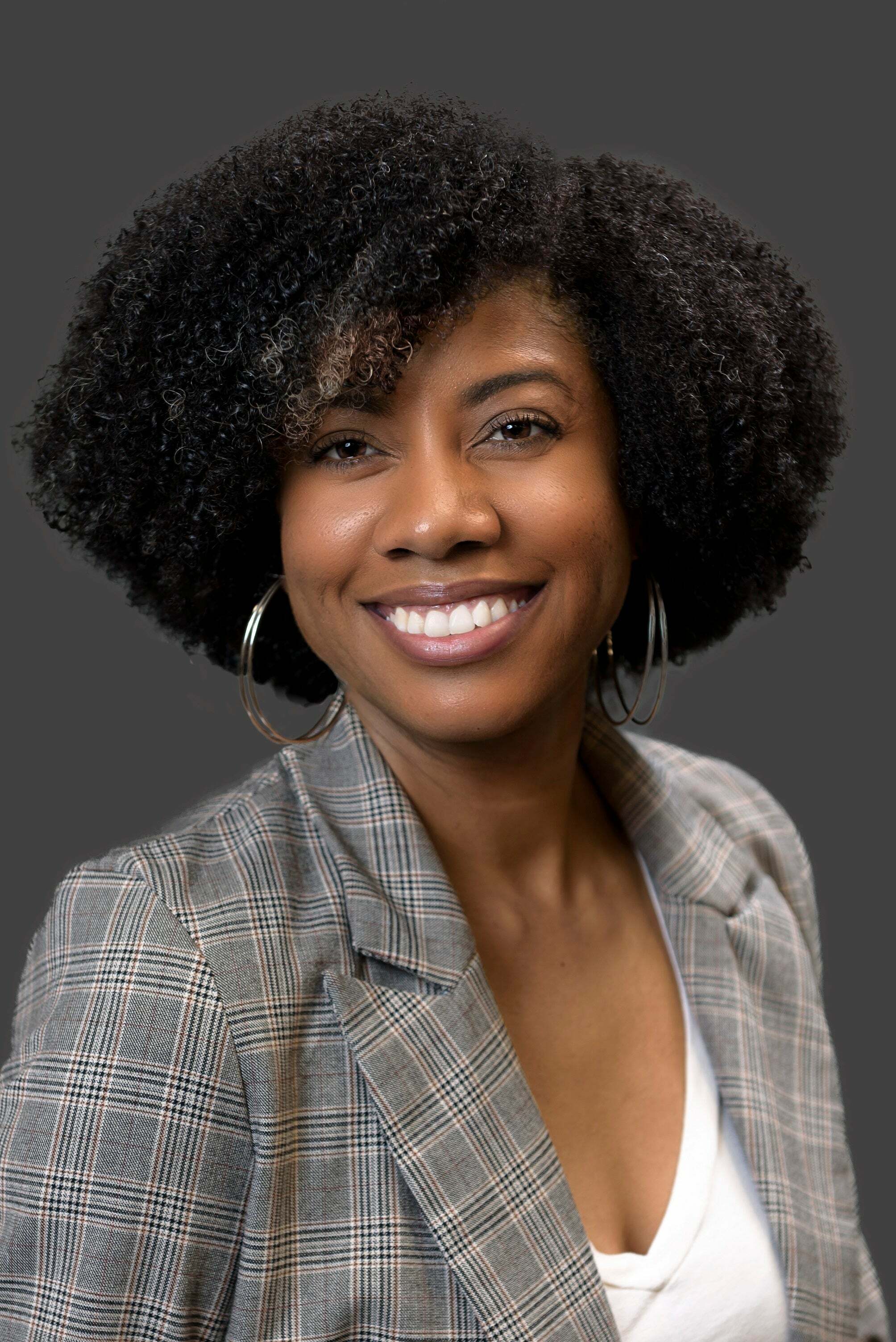 Alisha Hernandez, Real Estate Broker in Indianapolis, Scheetz