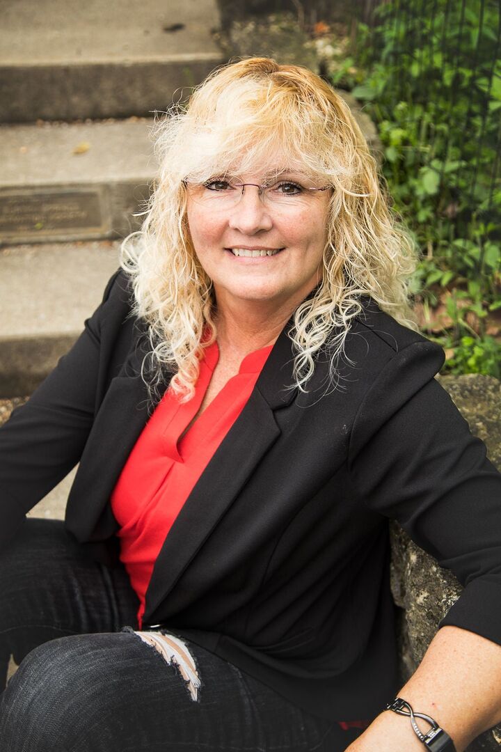 Michelle Johnson, Real Estate Broker in Rogers, Harris McHaney & Faucette