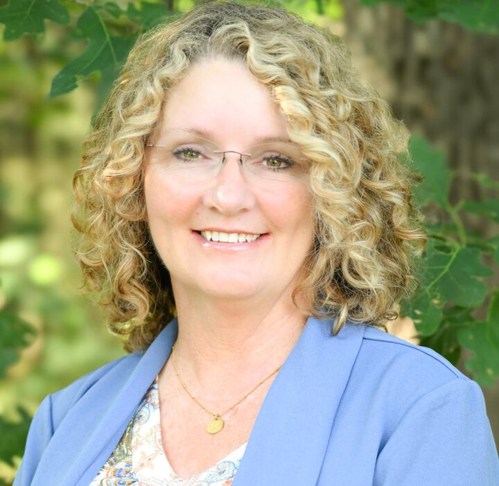 Michelle Johnson, Real Estate Broker in Rogers, Harris McHaney & Faucette
