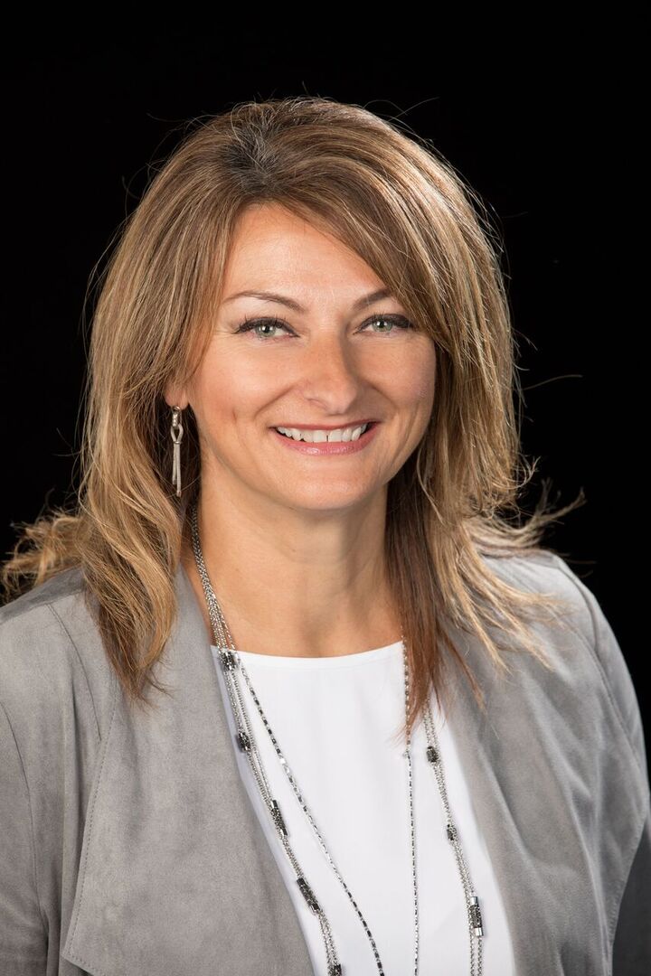 Barbara Serwatka, Real Estate Salesperson in Elkhart, Circle