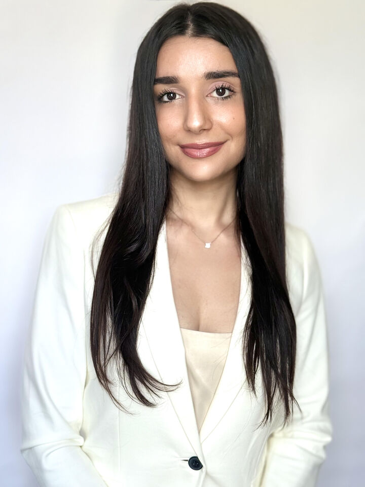 MIA NEJAD, Sales Representative in London, CENTURY 21 Canada