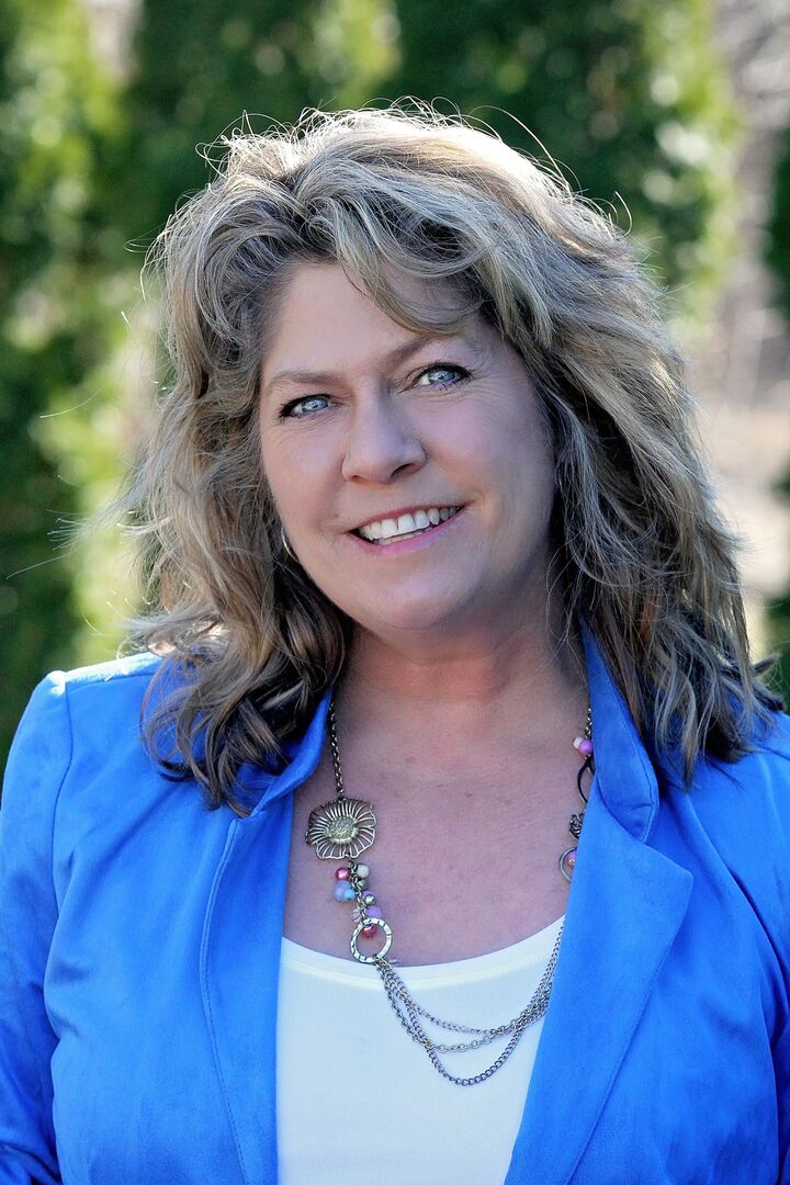Cori Oehley, Real Estate Salesperson in Mendon, Custom Home Realty