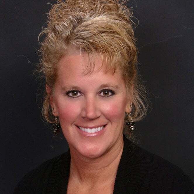 Molly Myers, Real Estate Salesperson in Ankeny, Signature Real Estate