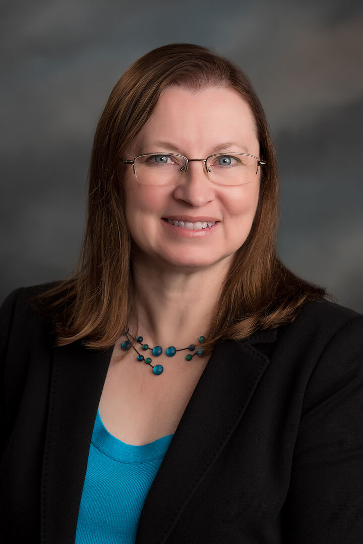 Michelle Cox, Real Estate Salesperson in Topeka, American Home