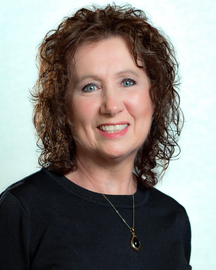 Cynthia Hervatin, Real Estate Salesperson in Bradford, Team VP Real Estate
