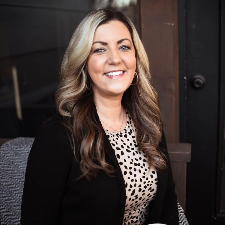 Jen Hammond, Real Estate Salesperson in Newark, Frank Frye Real Estate