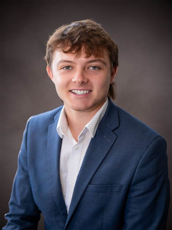 Ozzy Manito, Real Estate Salesperson in Lansing, Affiliated