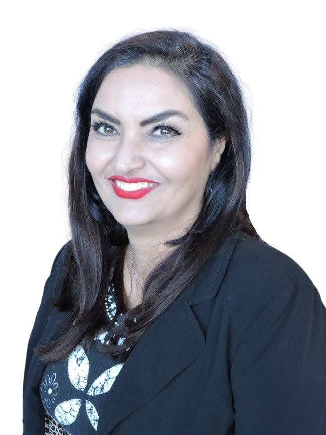 Nina Akdeh, Real Estate Salesperson in Murrieta, Masters