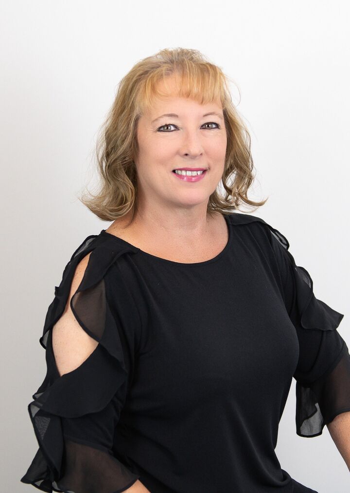 Lori Leigh, Real Estate Salesperson in Richland, Tri-Cities