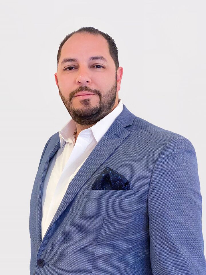 Aram Safaryan, Real Estate Salesperson in Glendale, Hallmark Realty
