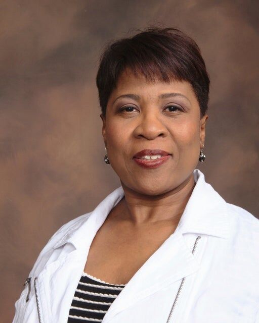 Esther White,  in Shreveport, Elite