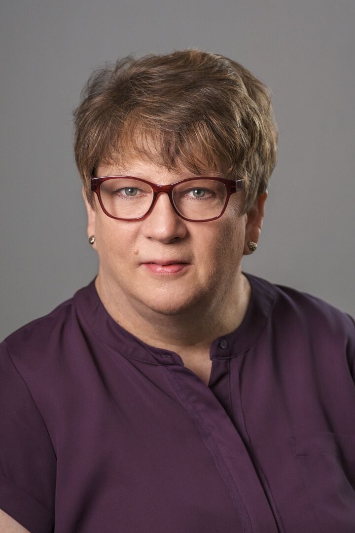 Carla Janikowski, Associate Real Estate Broker in Columbus, Scheetz