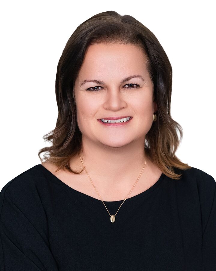 Cindy Sparks, Real Estate Salesperson in Spartanburg, Caine