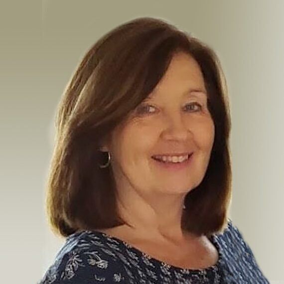 Linda Labbe, Real Estate Salesperson in Mystic, Shutters & Sails