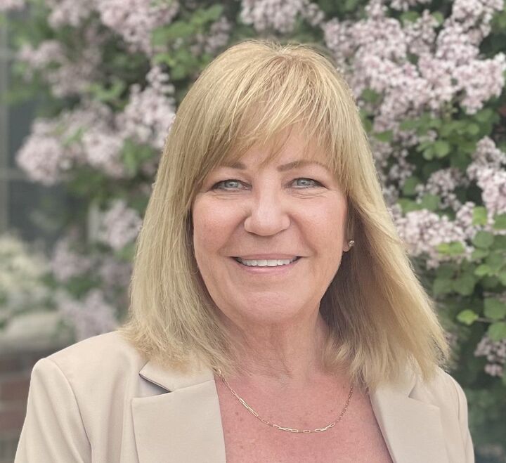 Laura LePage, Real Estate Broker in Orland Park, Circle