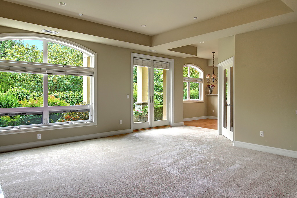 Property Photo: Living room 10398 NE 17th St 101  WA 98004 