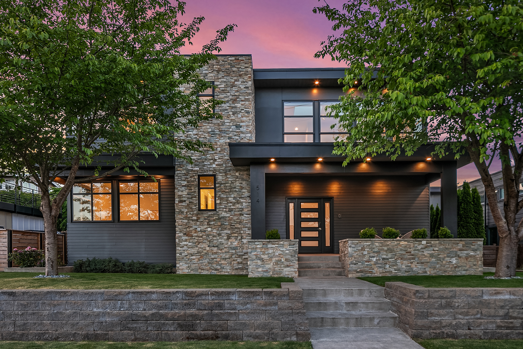 Property Photo: 514 8th Avenue WA 98033