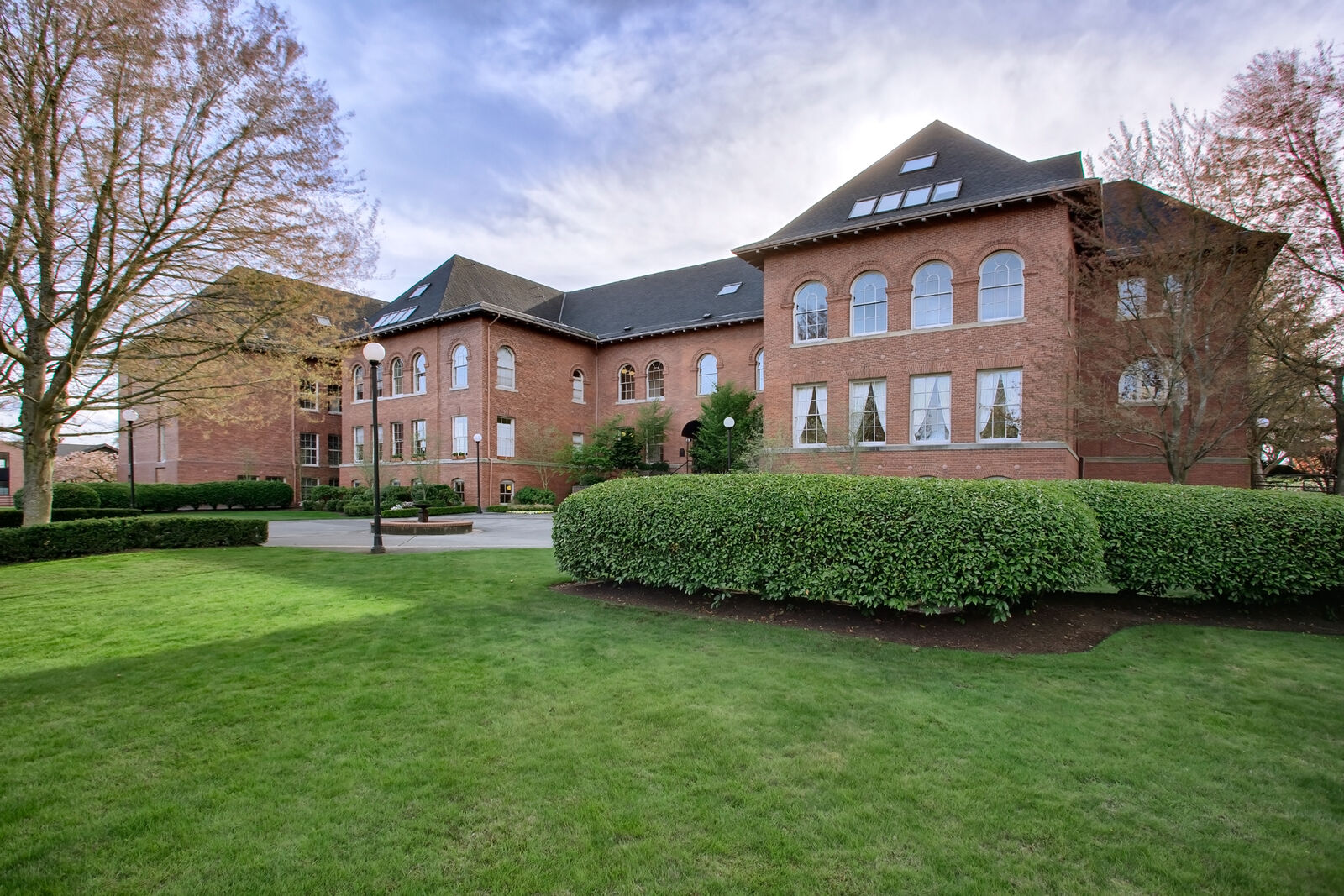 Property Photo:  1401 5th Ave W 403  WA 98119 