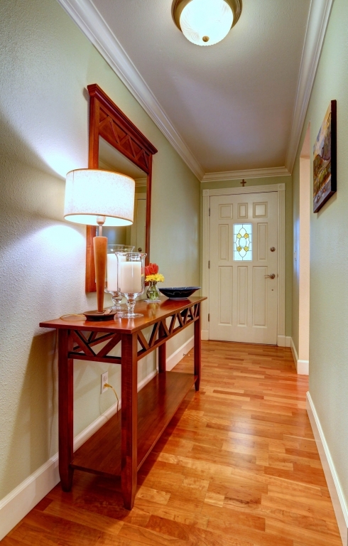 Property Photo: Foyer 10216 163rd Ave NE  WA 98052 