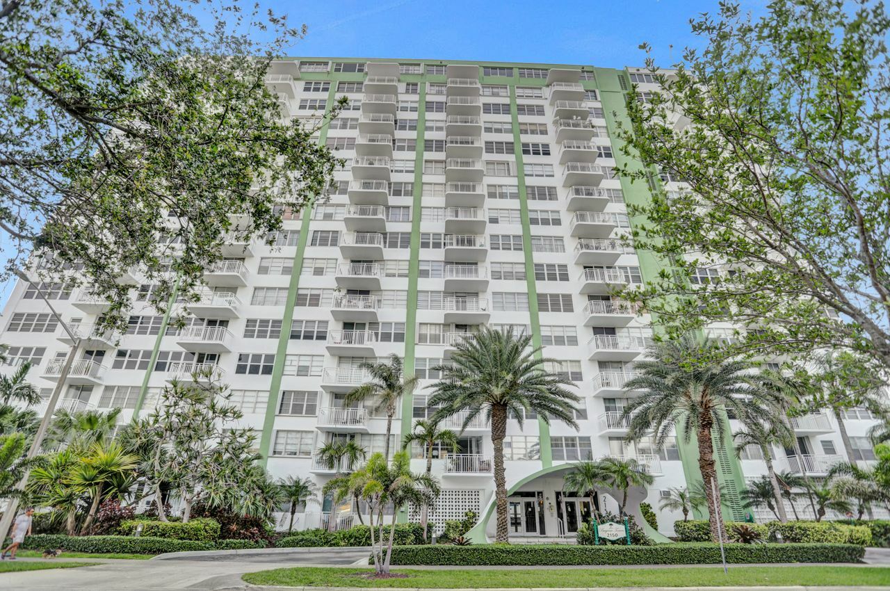 Property Photo:  2150 Sans Souci Blvd D1  FL 33181 