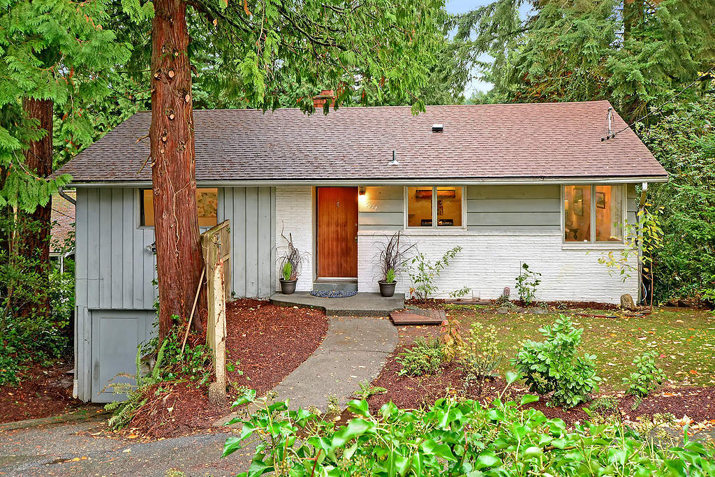 Property Photo:  16214 10th Ave NE  WA 98155 