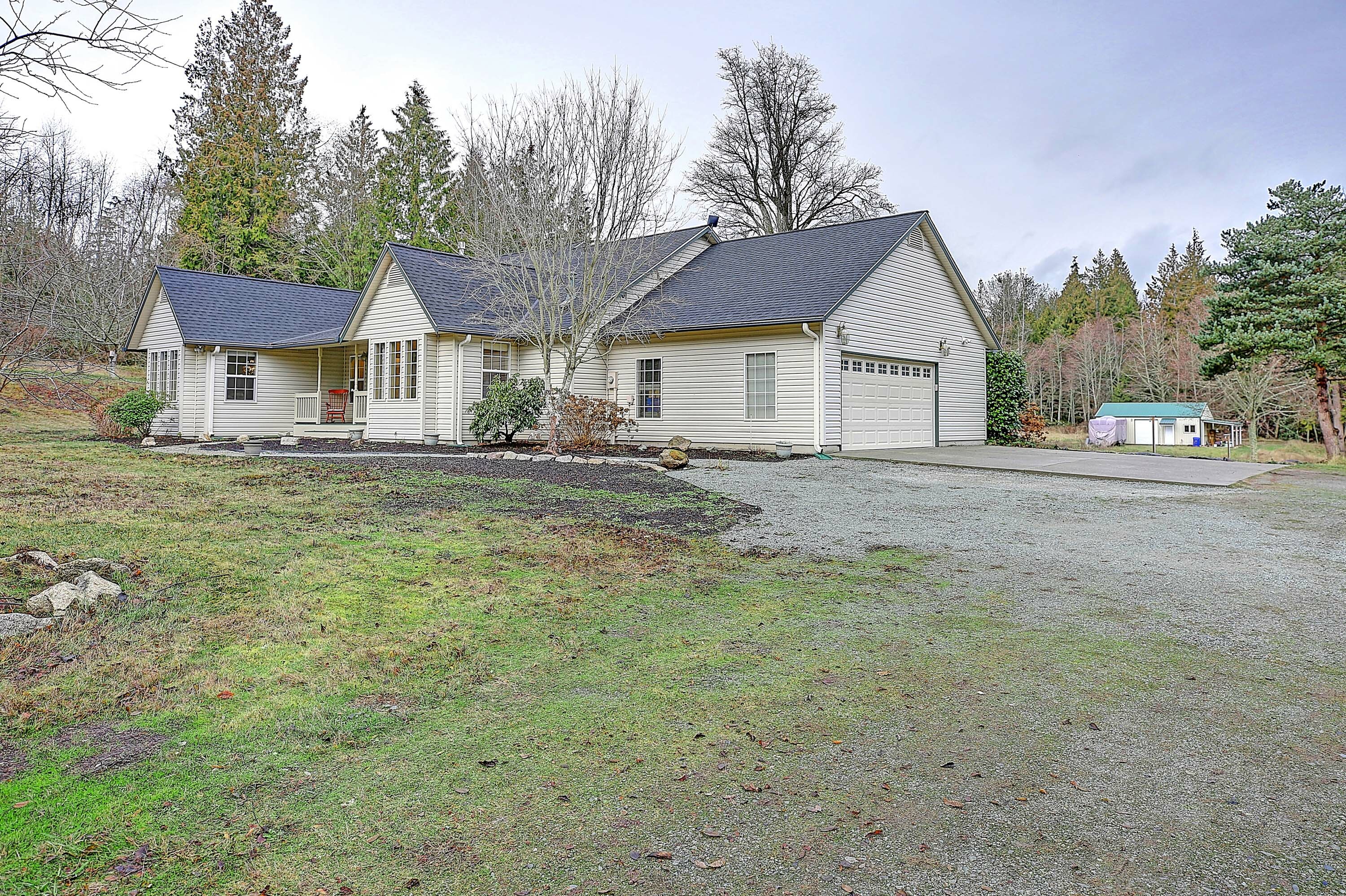 Property Photo:  842 Ashleys Way  WA 98282 