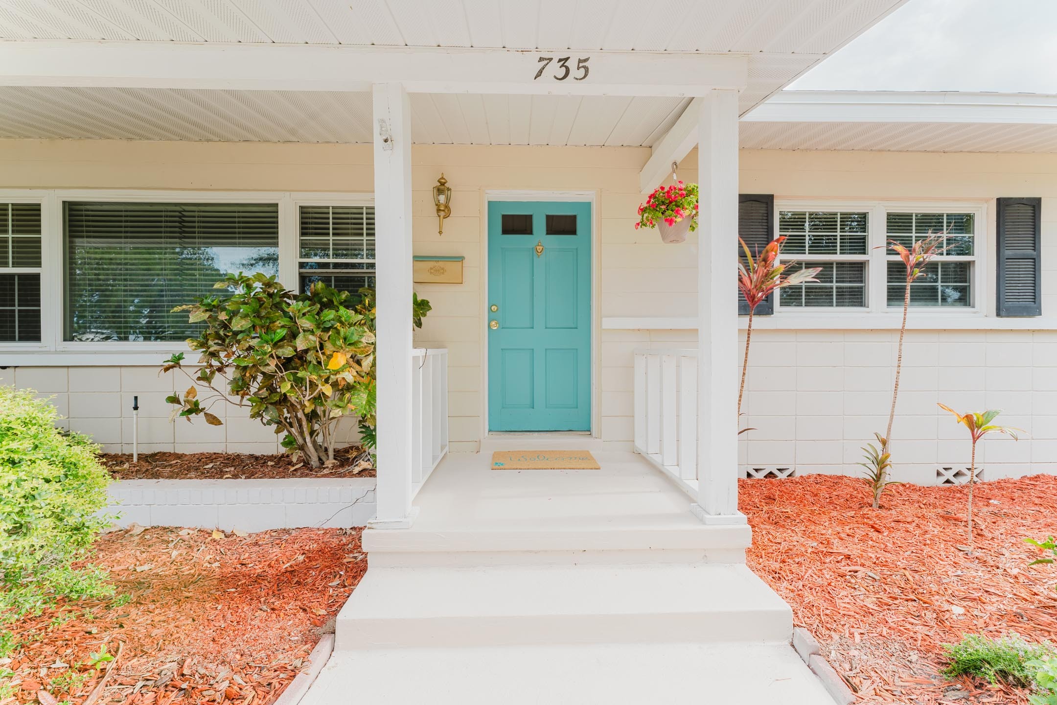 Property Photo:  735 Baltimore Drive  FL 32810 