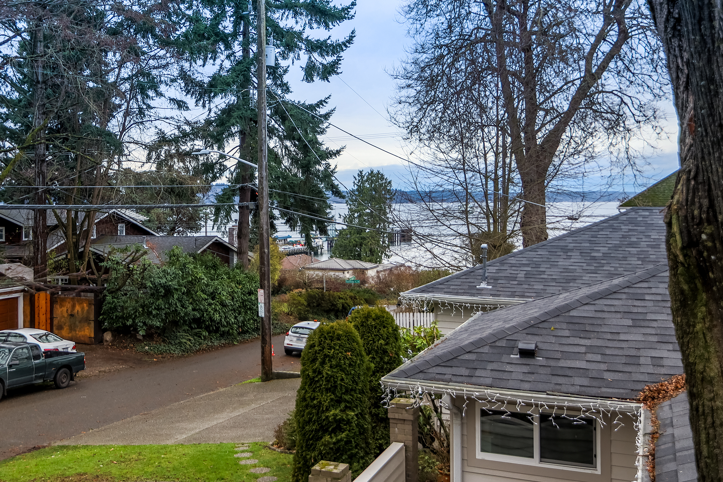 Property Photo:  4534 SW Concord St  WA 98136 