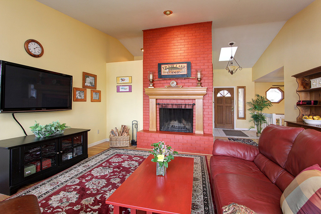 Property Photo: Living room & dining room 17317 143rd Place NE  WA 98072 