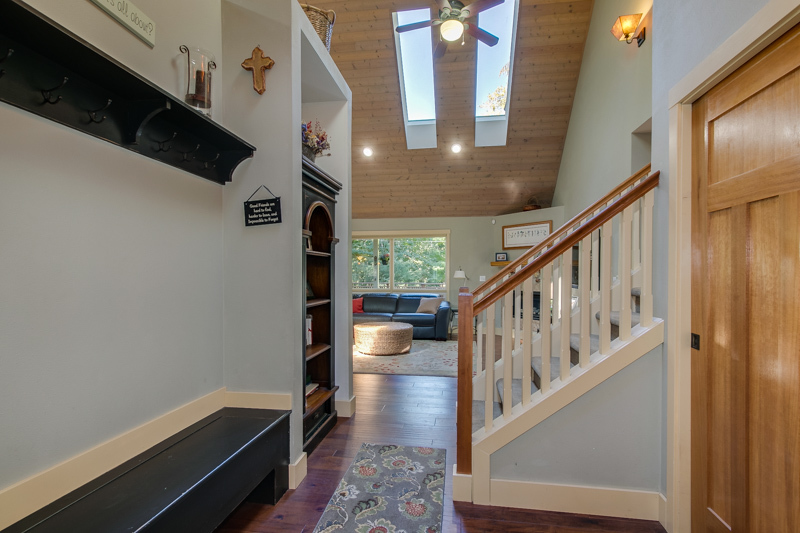 Property Photo: Entry 10421 324th Place SE WA 98027