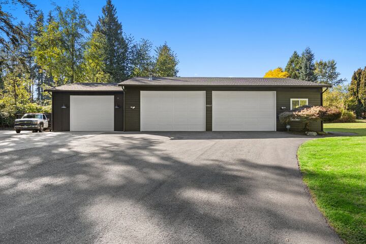 Property Photo:  18607  165th Avenue NE  WA 98072 
