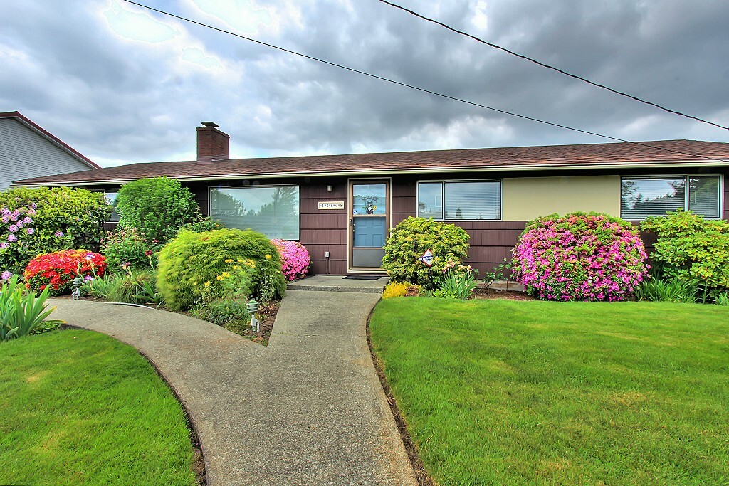 Property Photo:  12668 SE 170th St  WA 98056 