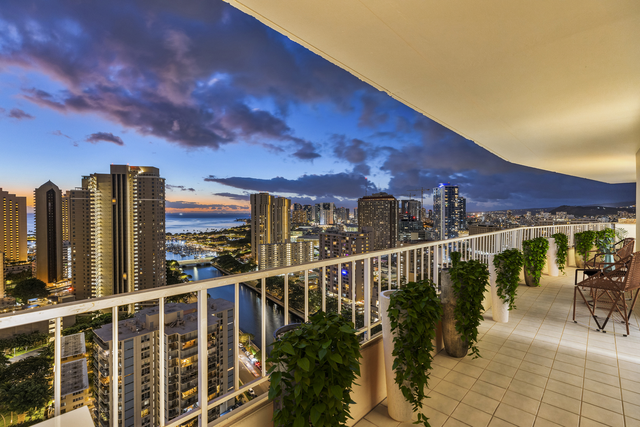 Property Photo: 1717 Ala Wai Boulevard Ph24 HI 96815