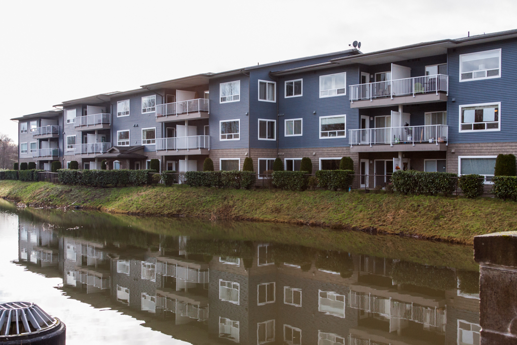 Property Photo: 500 Darby Dr 103 WA 98226