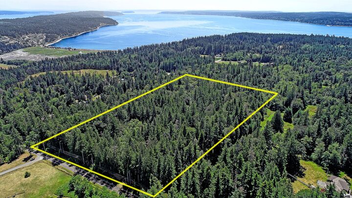 Property Photo: 100 W Mountain View Rd WA 98282