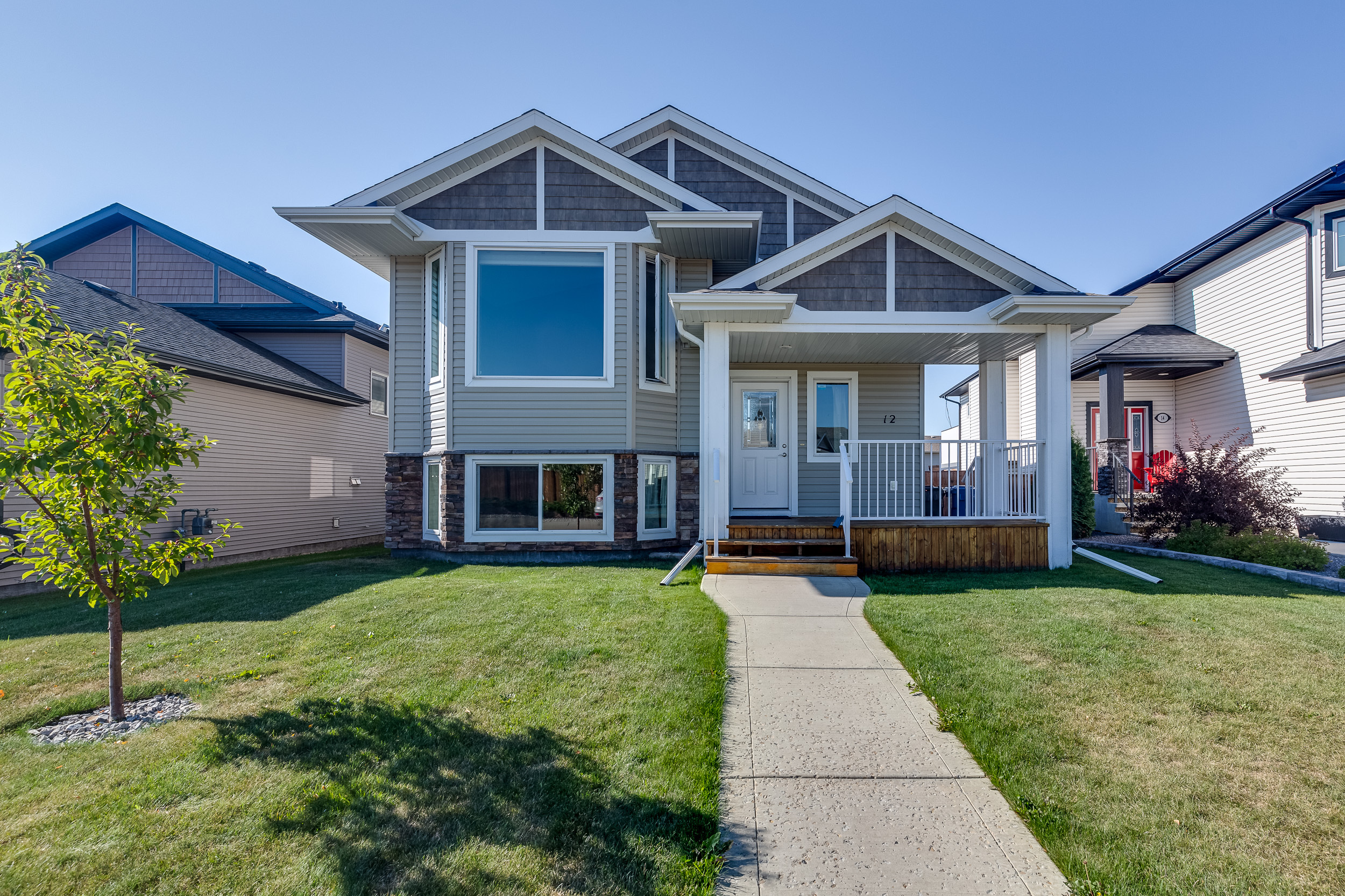 12 Henderson Crescent  Penhold AB T0M 1R0 photo