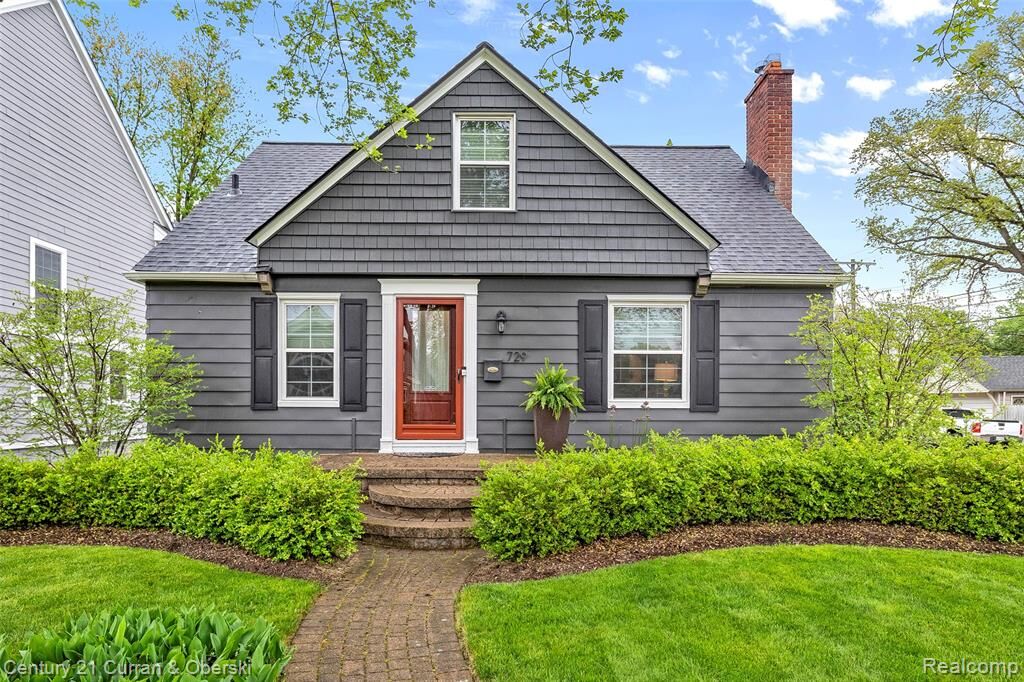 Property Photo:  76 Lovely Lane  CT 06001