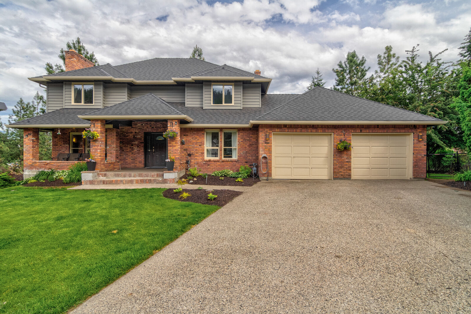 Property Photo:  765 Cassiar Place  BC V1V 1M6